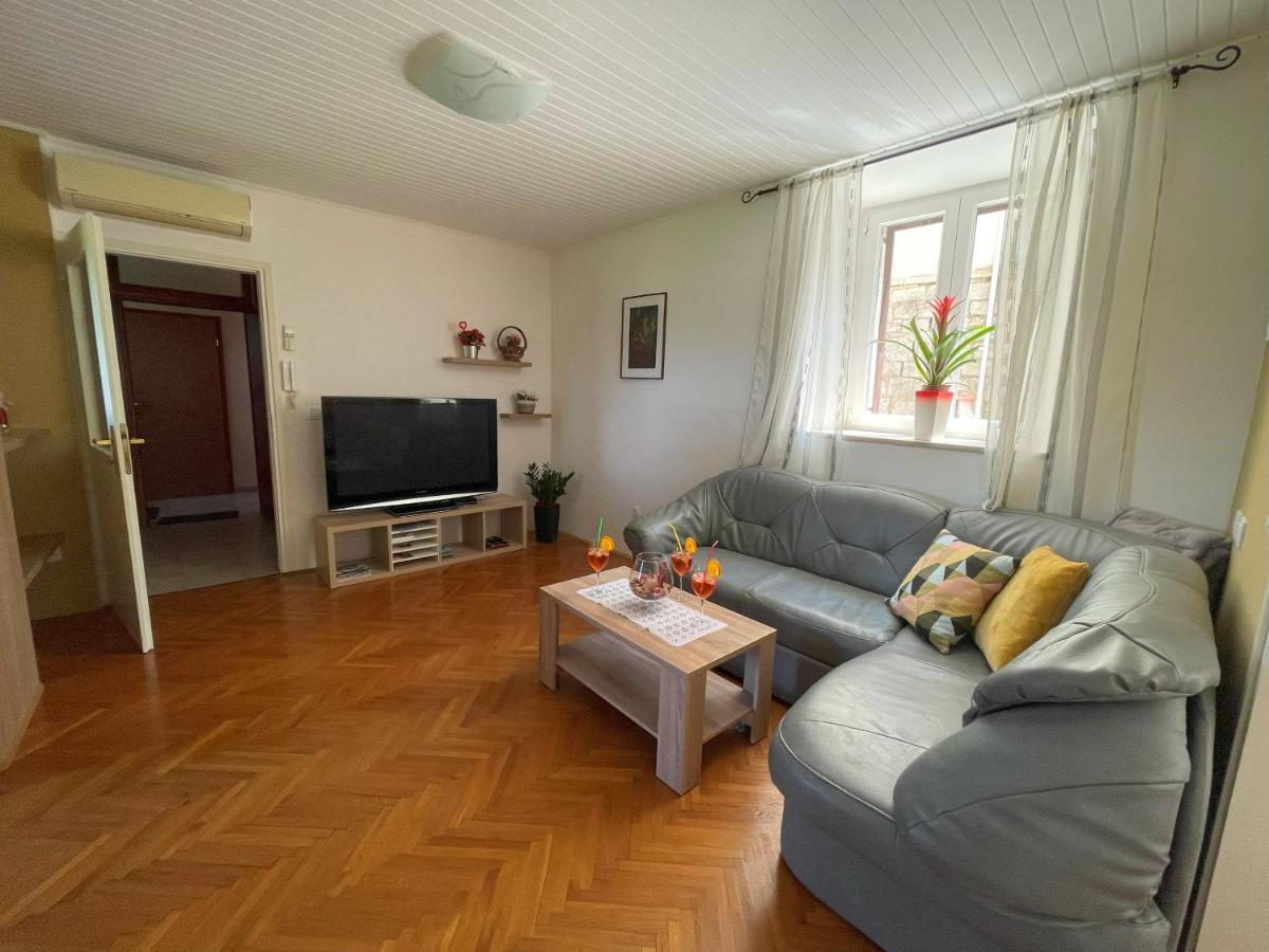 Apartment Kastel Pazin Esterno foto
